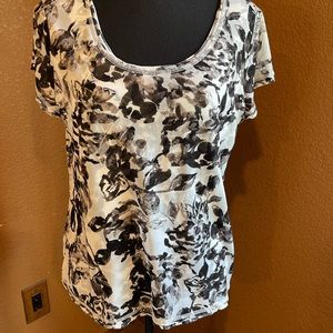 Vera Wang Simply Vera top